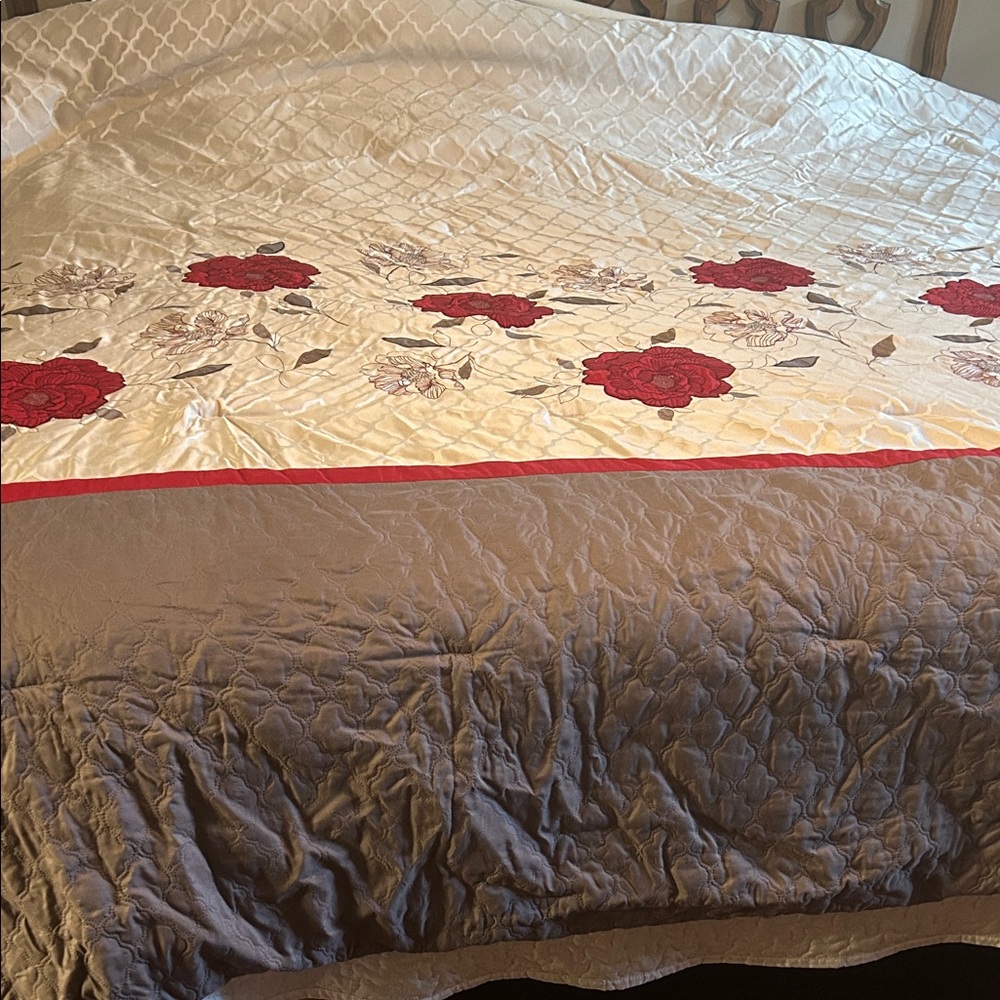 Floral queen comforter